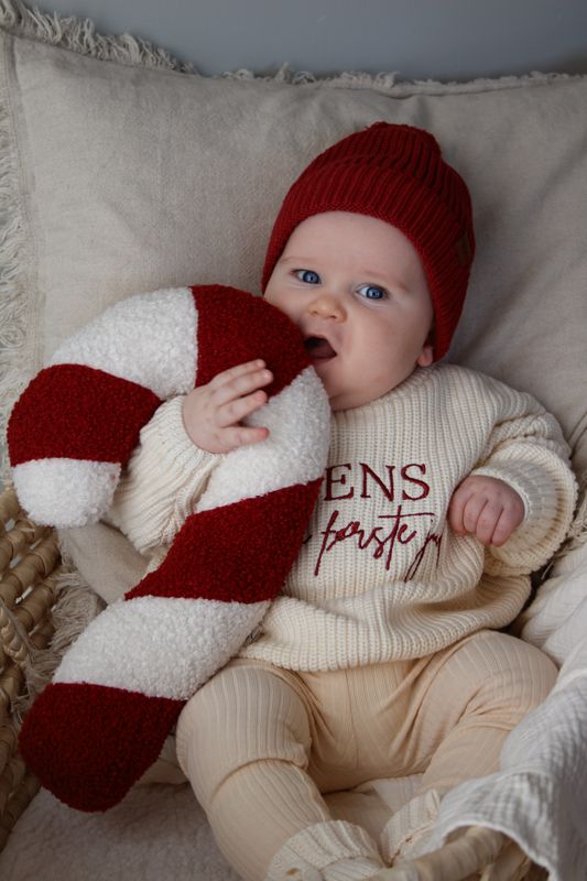 Knit lue med dusk - cranberry