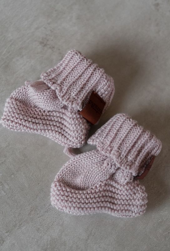 Knit frill babytøfler - pink mist