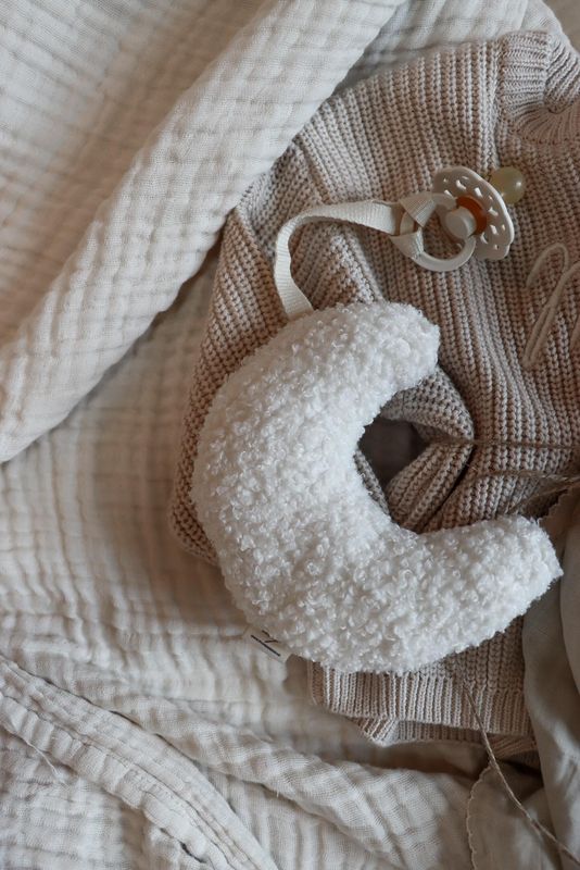 Bouclé smokkekos - moon cream
