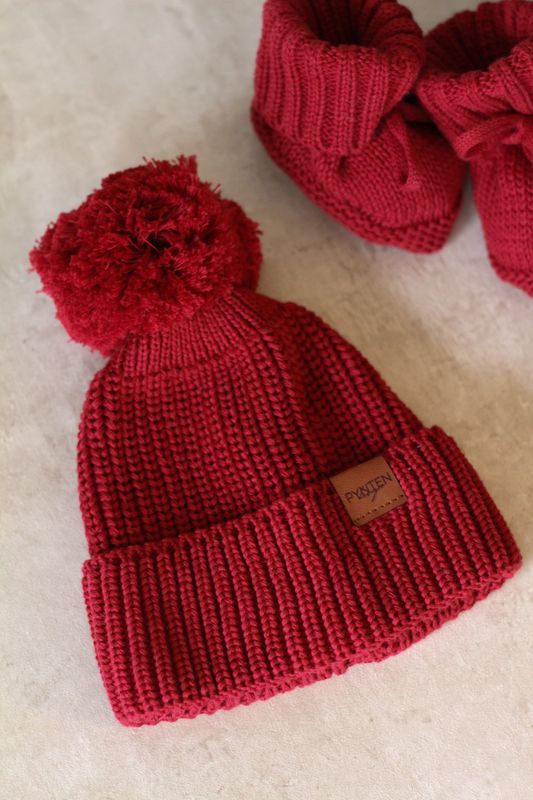 Knit lue med dusk - cranberry