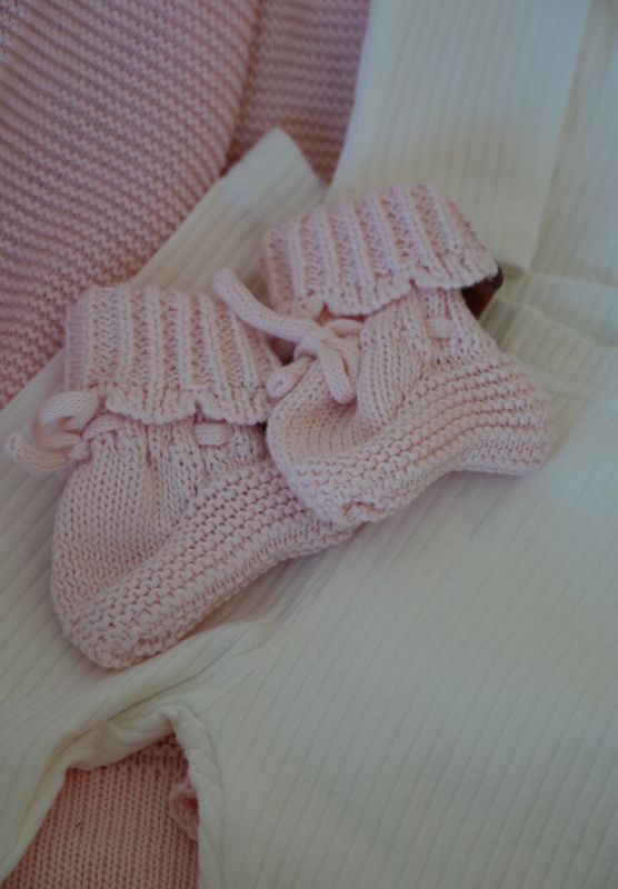 Knit frill babytøfler - pastel pink