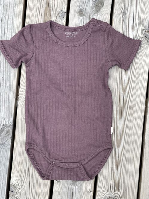 Hovedbilde Ribbet body plomme